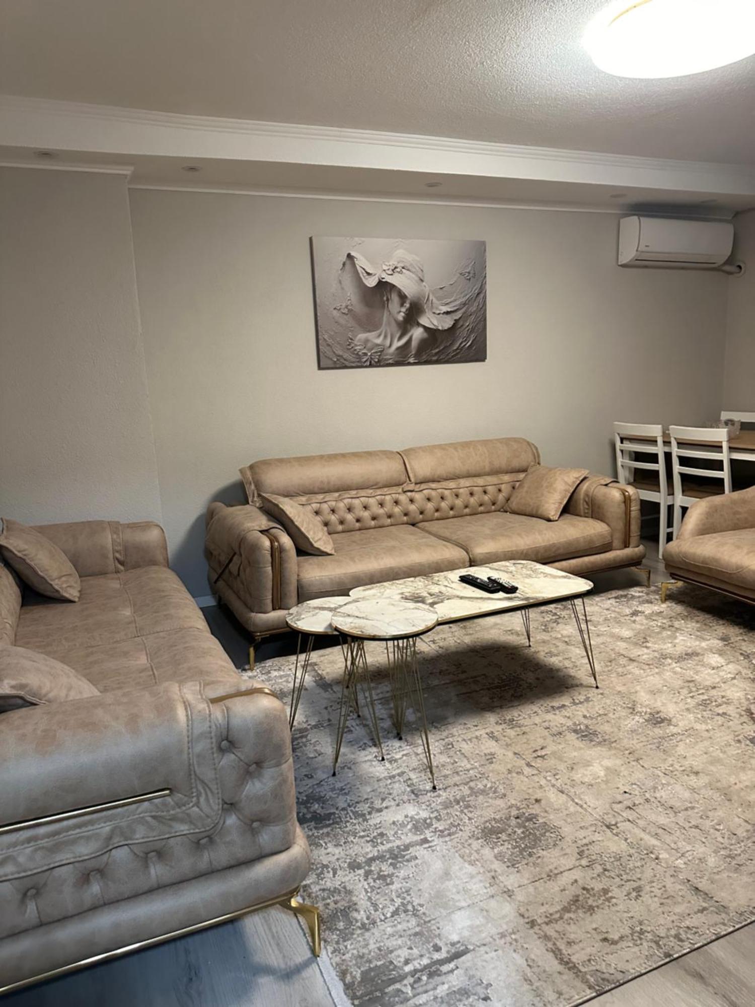 Skyline Apartment 2 Pejë Esterno foto
